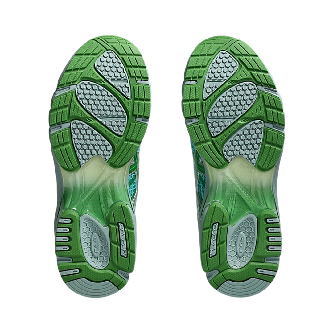 Ub9-S Gel-Ds Trainer 14 - Waterfall/Lichen Rock