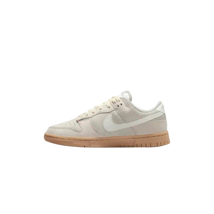 W Nike Dunk Low Se Hngd - Lt Orewood Brn/Sail/Gum Lt Brown/Coconut